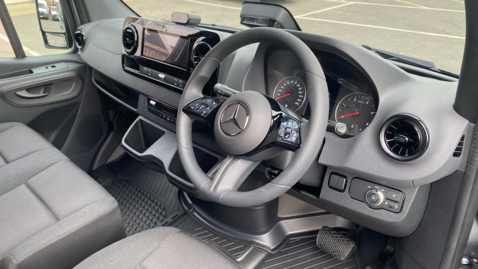 Mercedes-Benz Sprinter 315Cdi L2 Diesel Rwd 3.5t H2 Pro Van 9G-Tronic - Image 3